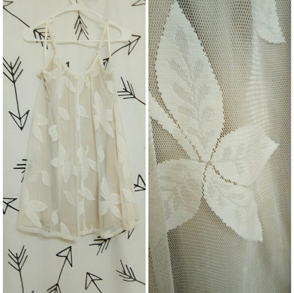 💐 Nordstrom Love, fire Embroidered Floral Mini - Picture 3 of 8